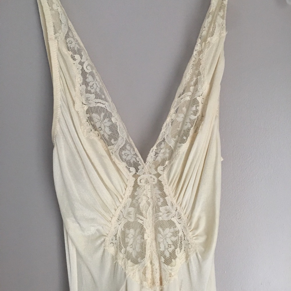 VINTAGE 1970’s Olga lingerie nightgown